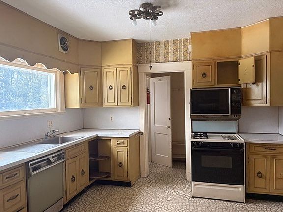 3rd image of 41 Dartmouth St