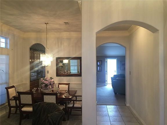 2nd image of 1110 Barrymore Ln