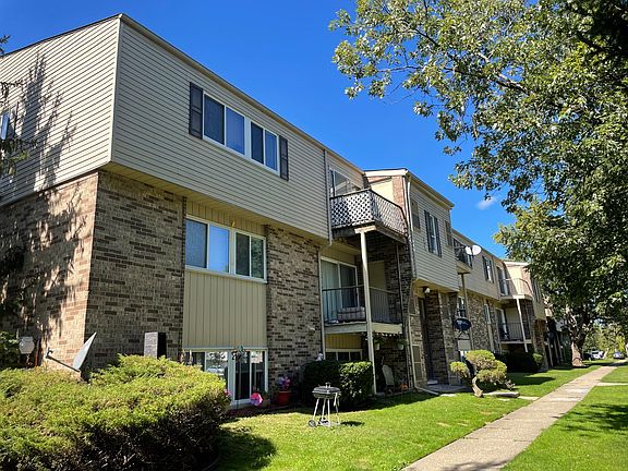 3rd image of 38272 Fairway Ct