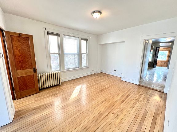 3rd image of 5053 W Berenice Ave #2