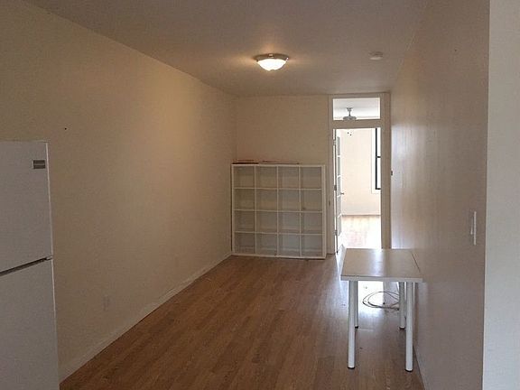 3rd image of 179 Green St Floor 3