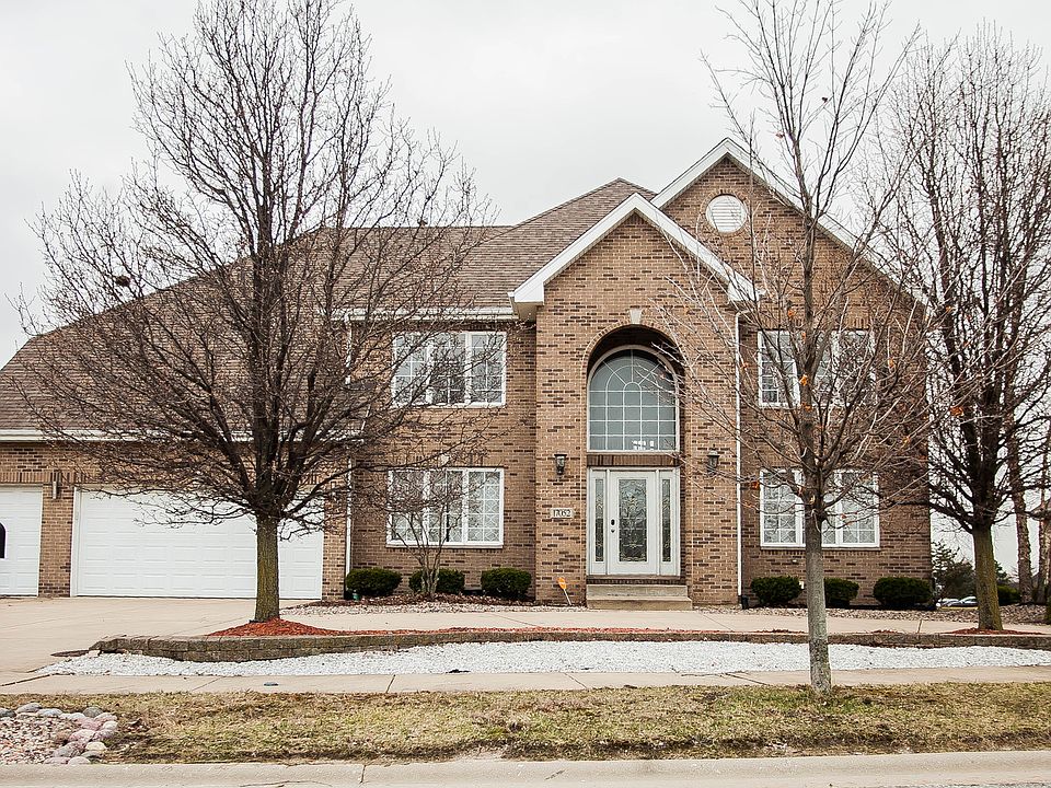 1st image of 17052 Waterford Dr