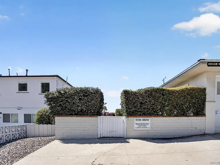 2324 Chatsworth Blvd — Photo 19