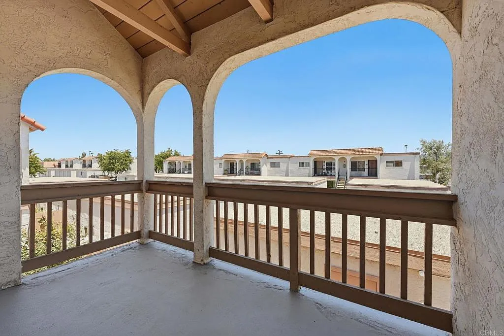 2 bed, 877 sqft, $2,600 — Photo 4