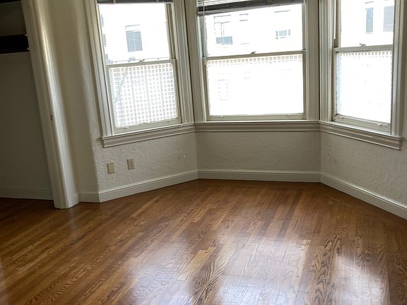 3rd image of 1261 Broderick St APT 304