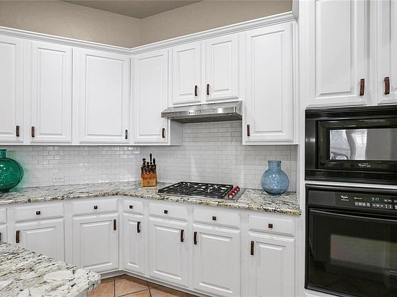Stainlees Steel Vent Hood which Vents Outside