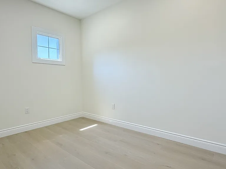691 Ouellette Ave #3 — Photo 9