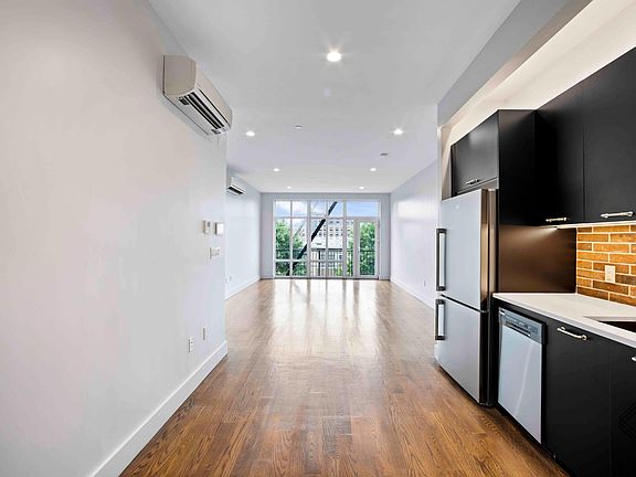 2nd image of 101 Varet St #3R