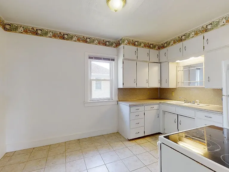 521 Crawford St — Photo 6