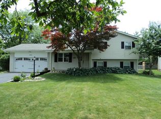 1443 Old Henderson Rd, Columbus, OH 43220