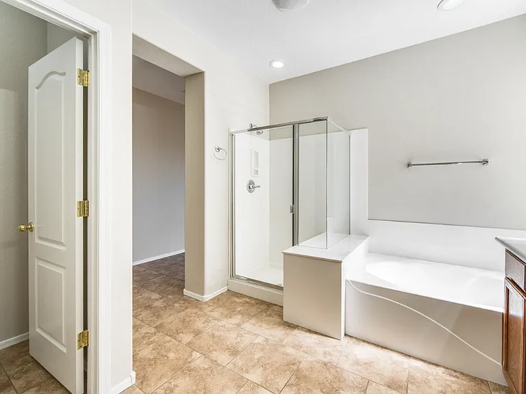 2307 W Spur Dr — Photo 6
