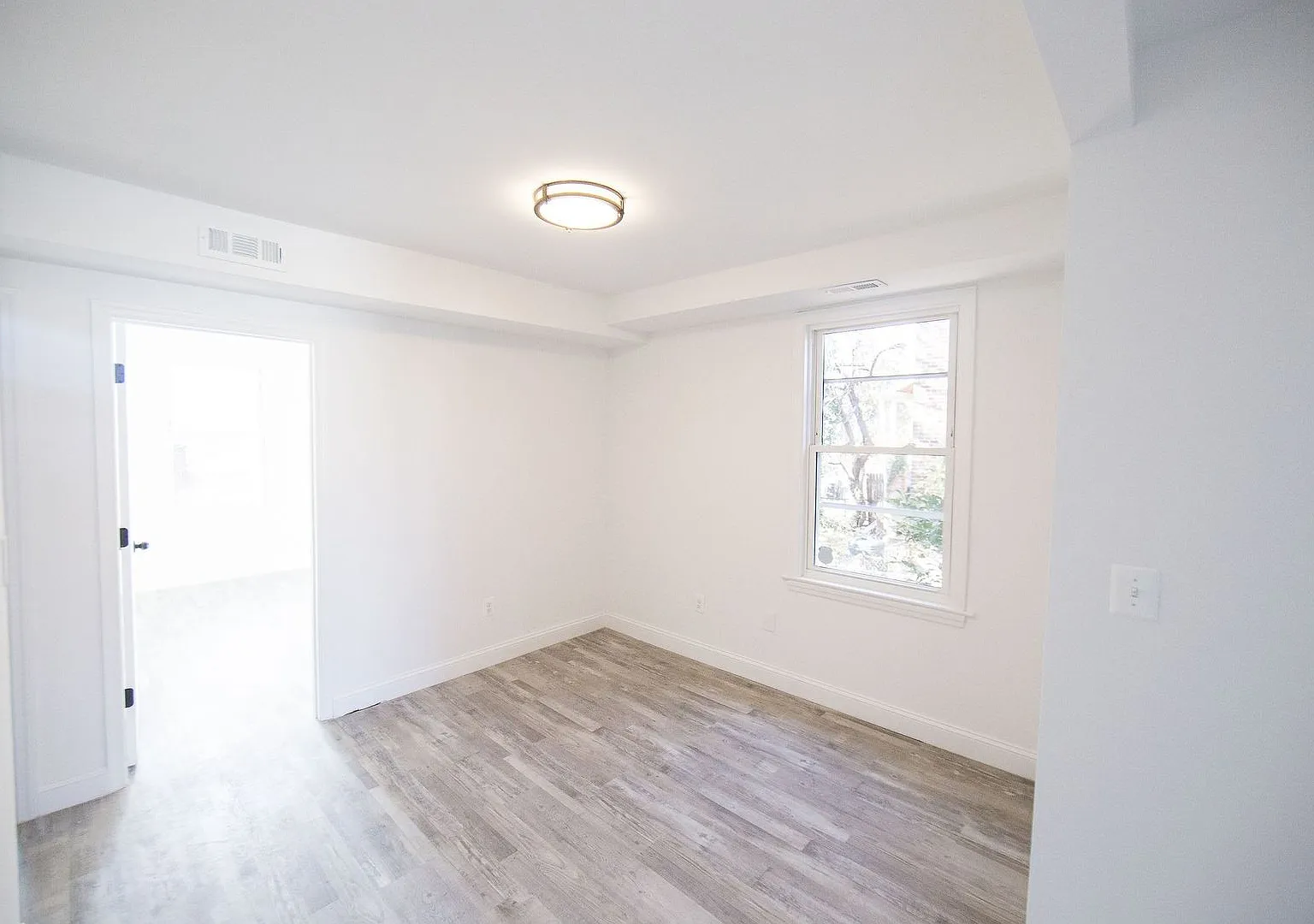 431 Brandywine — Photo 3