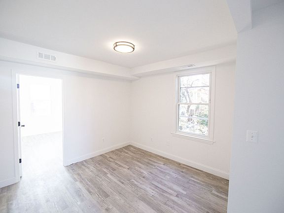 3rd image of 431 Brandywine St SE #101