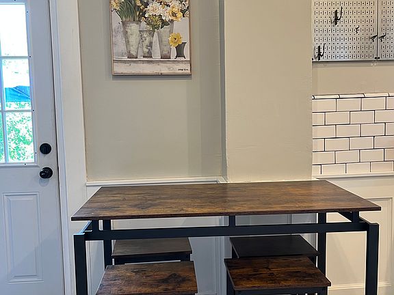 5th image of 293 West Ave #1
