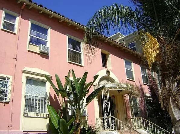 111 S Manhattan Pl #206, Los Angeles, CA 90004