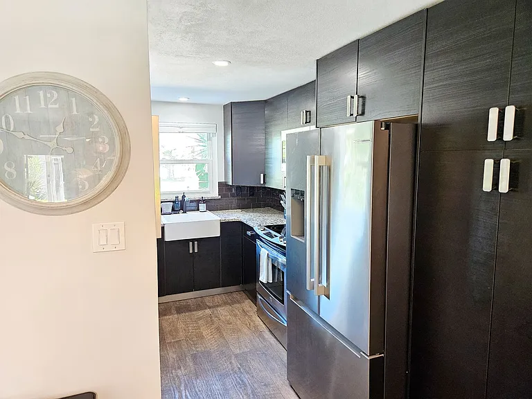 713 W Venice Ave — Photo 29