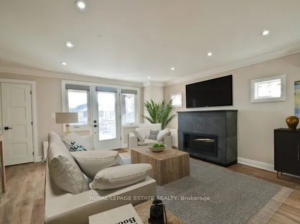 22 Wineva Ave, Toronto, ON M4E 2S9
