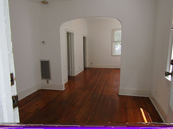 3rd image of 20 Pitt St APT C