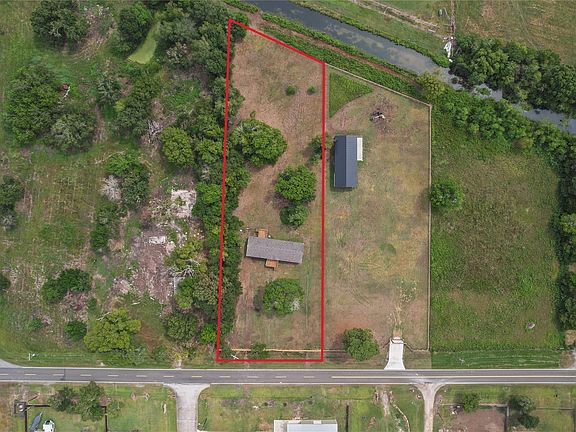 3rd image of 4237 S Main St