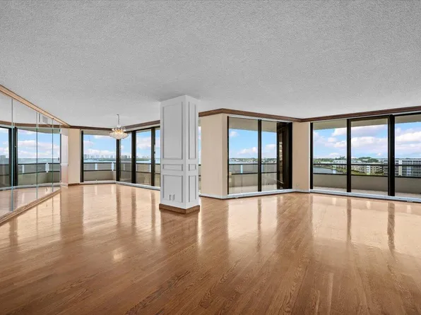 100 Lakeshore Drive #558, North Palm Beach, FL 33408