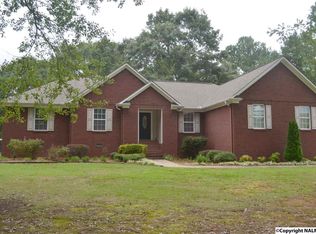 4020 Wyeth Rock Rd, Guntersville, AL 35976