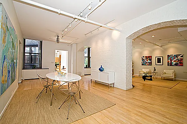 Sold by Prime Manhattan | media 33