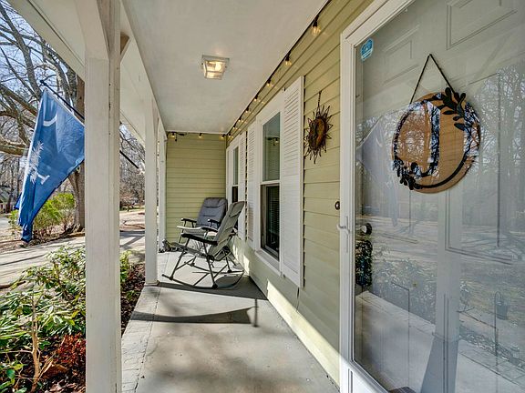 5th image of 915 Brentwood Way