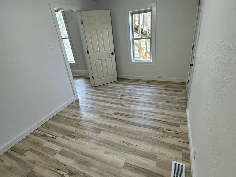 802 Henry St #804 — Photo 10