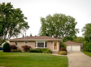 2101 Quartz Ln, Eagan, MN 55122