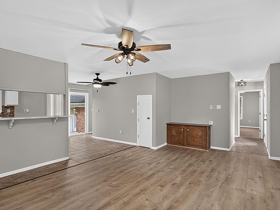 4th image of 1003 Striper Ave