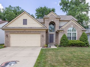 18957 Harrison Ave, Livonia, MI 48152
