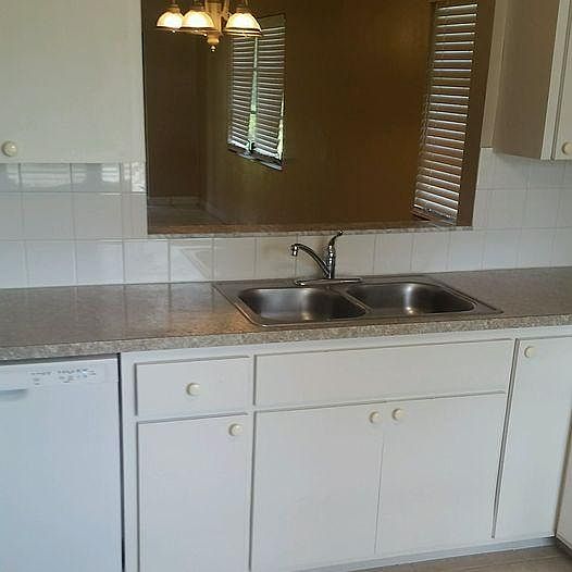 1st image of 416 NE 16th Pl APT 4