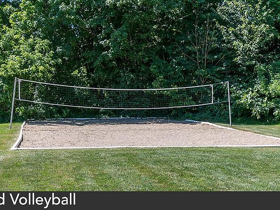 5th image of 2960 Birch Hollow Dr APT 2B