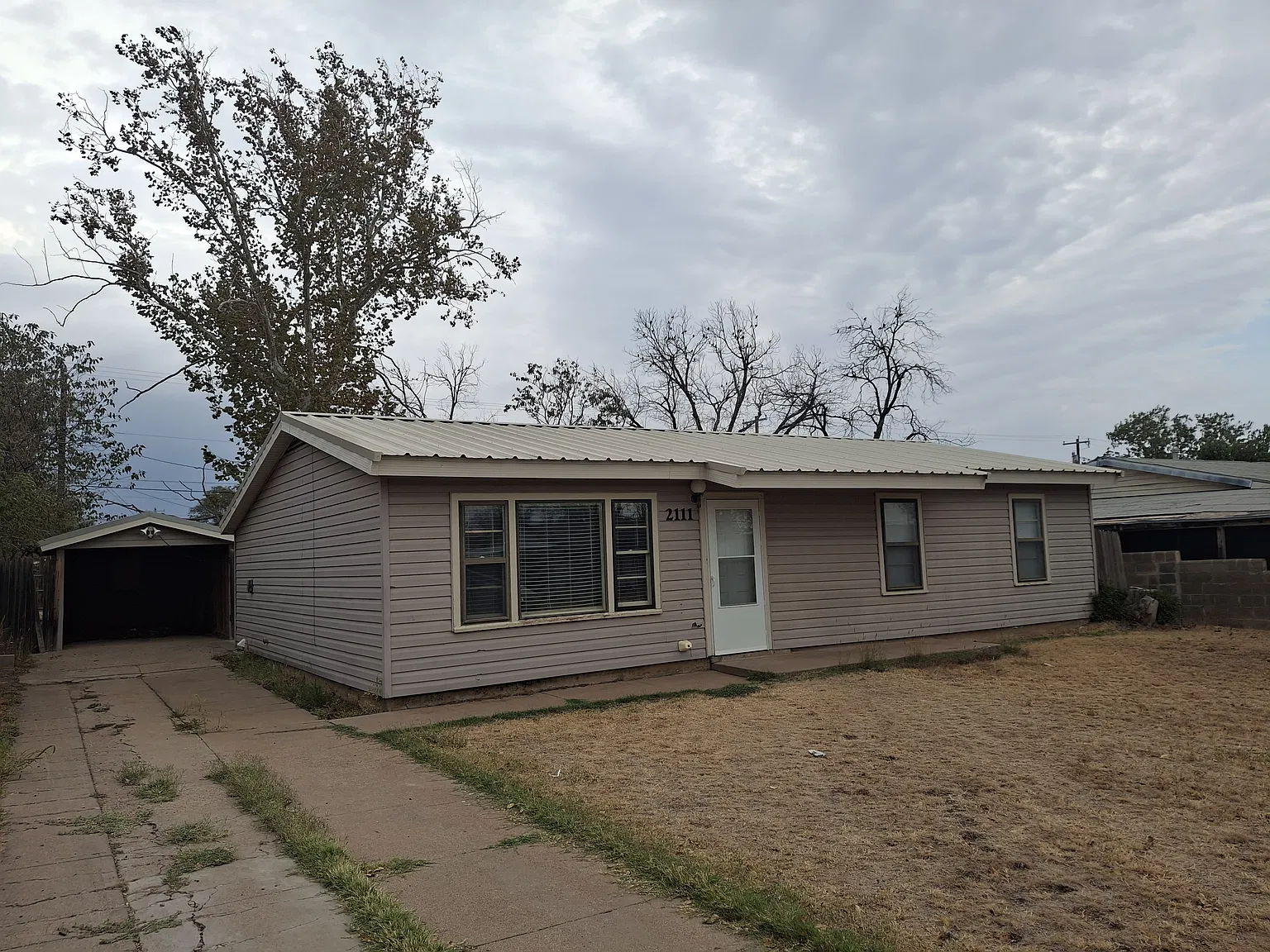 3 bed, 1015 sqft, $1,700 — Photo 2