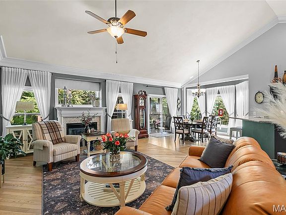 2nd image of 1939 Hawksbill Dr
