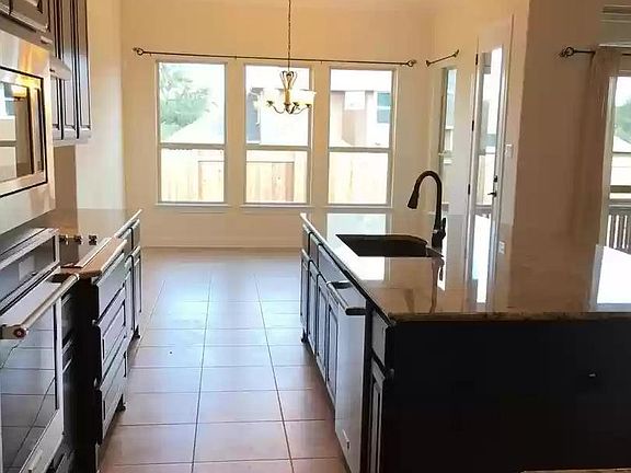 2nd image of 1005 N Cuernavaca Dr