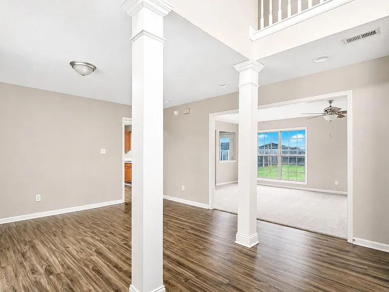 565 Wellington Gardens Dr — Photo 4
