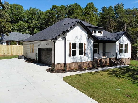 3rd image of 1010 Pintail Rd