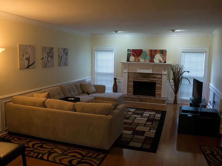 999 Bridgegate Dr NE — Photo 2