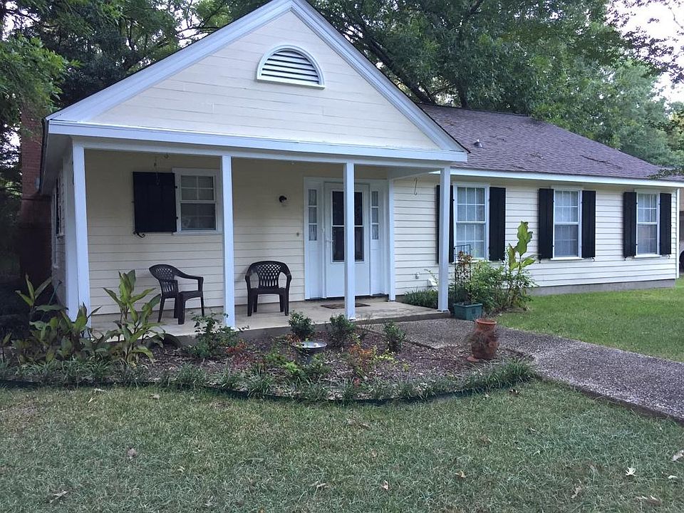 1st image of 310 Walnut Dr