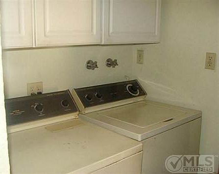 4th image of 4017 E Yandell Dr