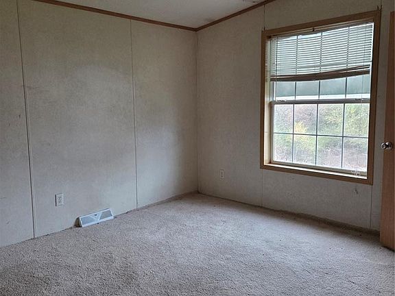 5th image of 442 Dollie Dr