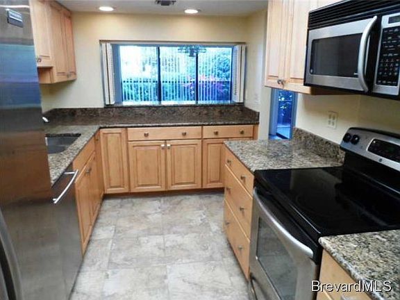 4th image of 6175 Mirror Lake Dr #110
