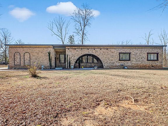 3rd image of 323 Long Horn Rd