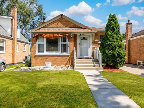 9543 S Mozart Ave, Evergreen Park, IL 60805