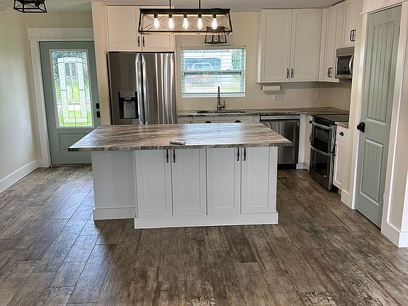 5th image of 577 SW 11th Ct