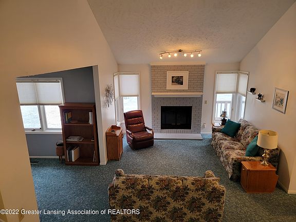 5th image of 1625 Willow Creek Dr