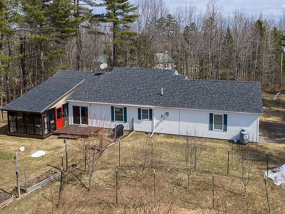 3rd image of 722 New England Road