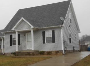 4934 Applegrove Ln, Louisville, KY 40218