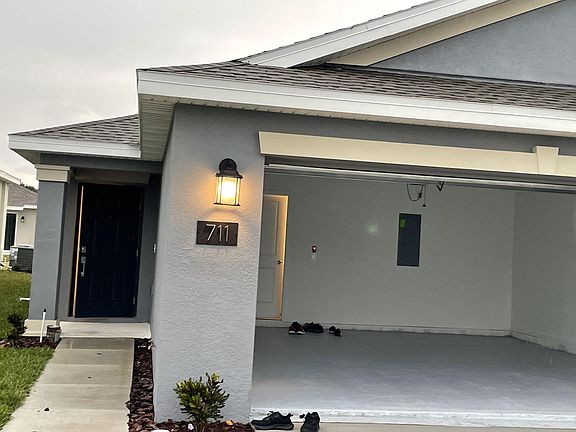 2nd image of 711 Lee St